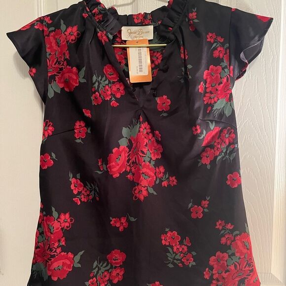 JB by Julie Brown Black and Red Flutter Sleeve Blouse - Picture 10 of 10